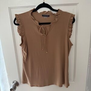 Tommy Hilfiger:Tan Sleeveless Ruffle Top